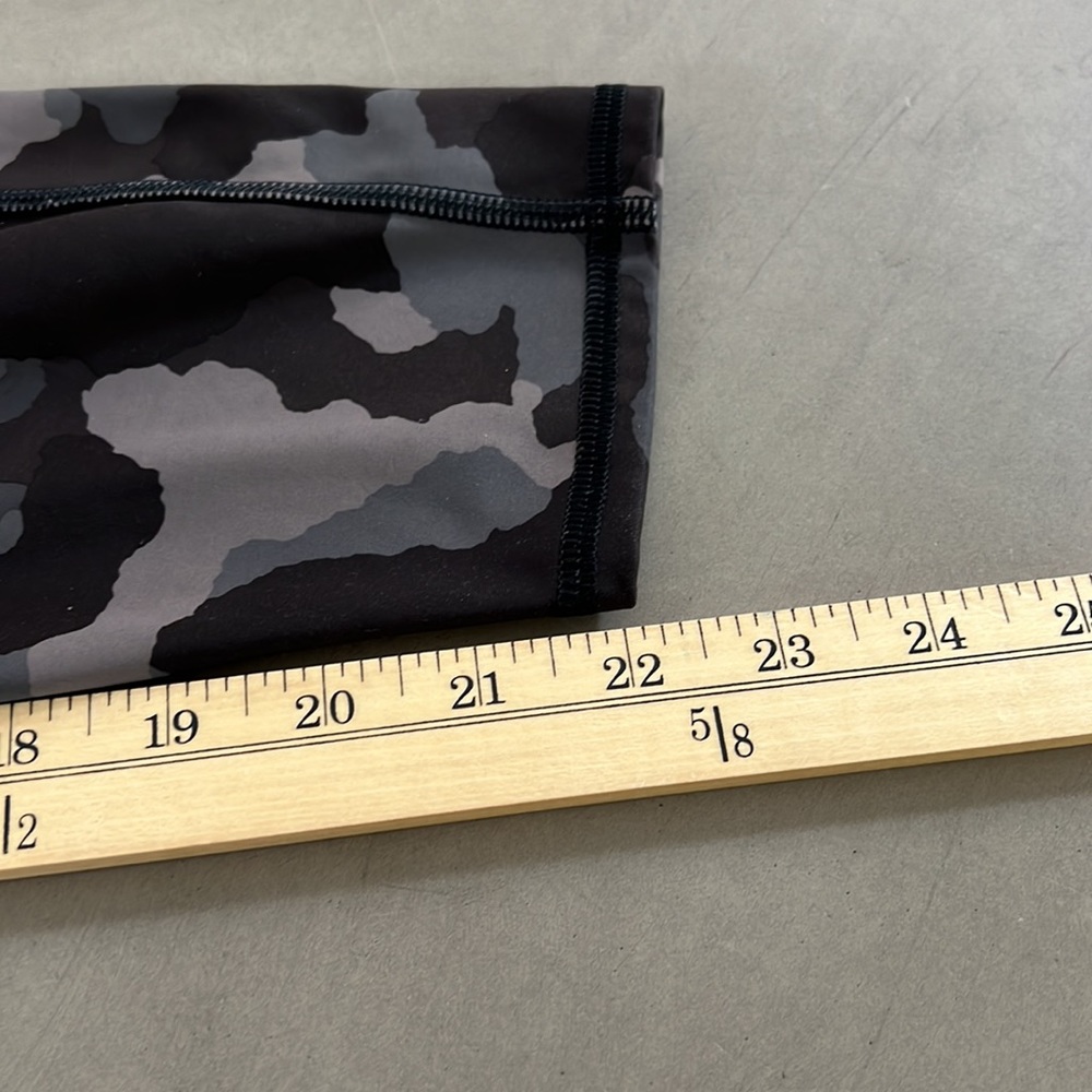 Athleta Ultimate Stash Pocket Camo 7/8 Tight Sz LP EUC - Picture 11 of 14